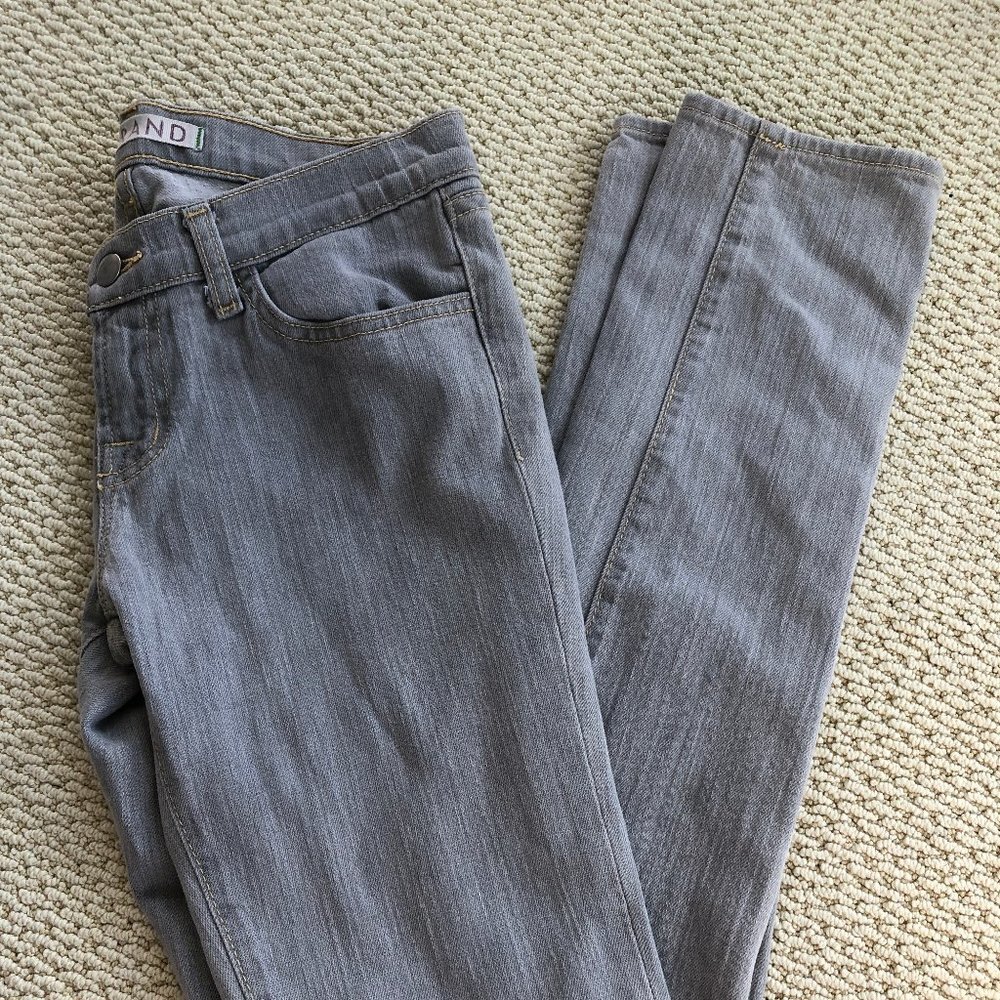 J BRAND LOW RISE PENCIL LEG JEANS SIZE 26